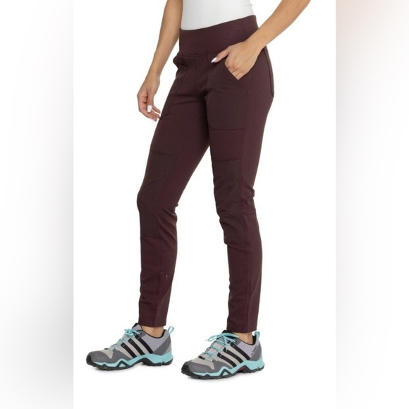 Carhartt 102482 Force® Fitted Utility
Leggings - Midweight in Blackberry - Picture 1 of 7